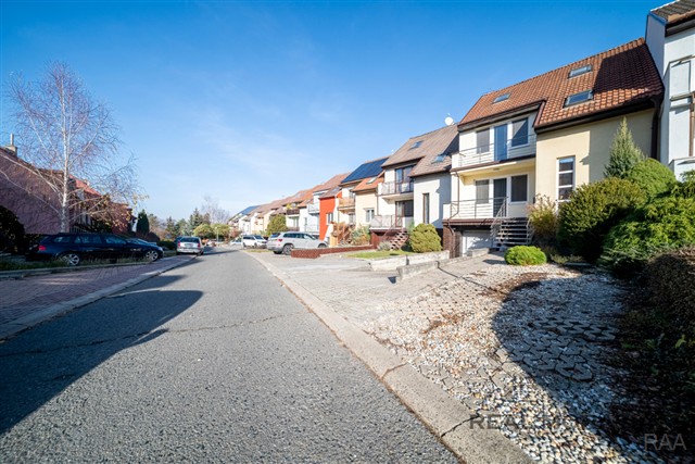 ulice před domem [3/35]